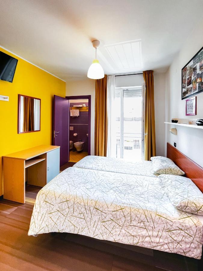 Hotel Morfeo - Young People Hotels (Adults Only) Rimini Eksteriør billede